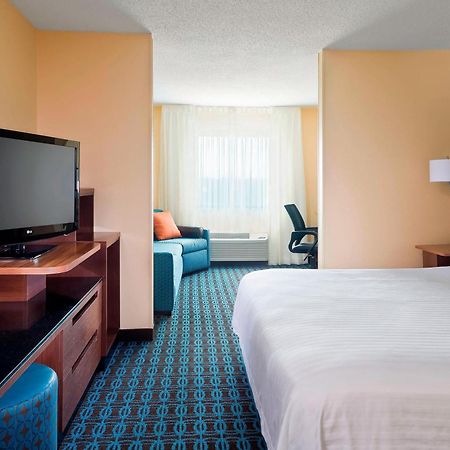 Fairfield Inn & Suites Lexington Keeneland Airport Room photo
