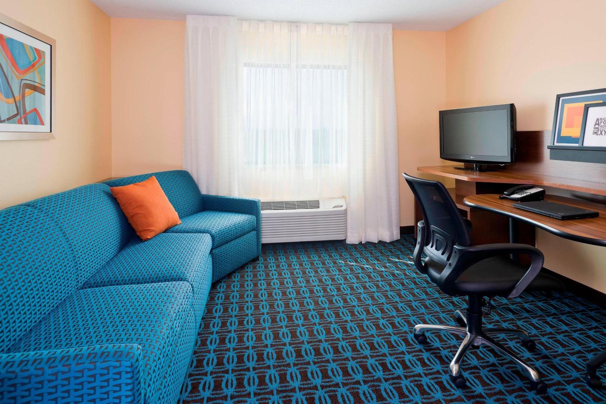 Fairfield Inn & Suites Lexington Keeneland Airport Room photo